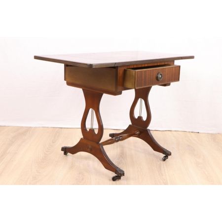 Kleiner Pembroke Table mit Intarsien