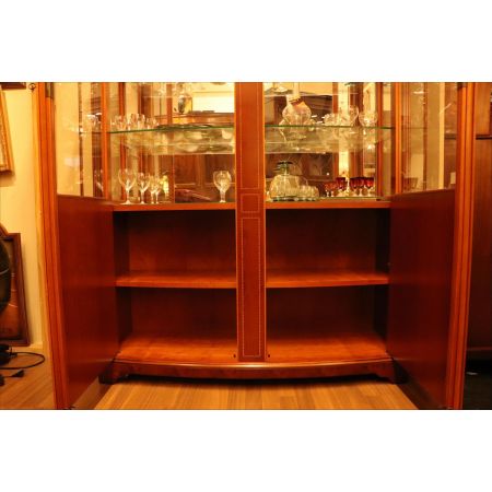 Heldense Vitrine aus Eibe