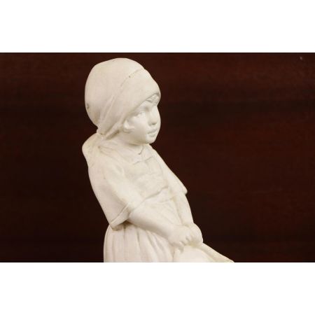 Keramik Figur Skulptur Mädchen mit Schüssel antik