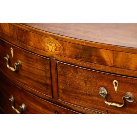 Elegante antike Bow Front Kommode aus Mahagoni, ca. 19. Jahrhundert