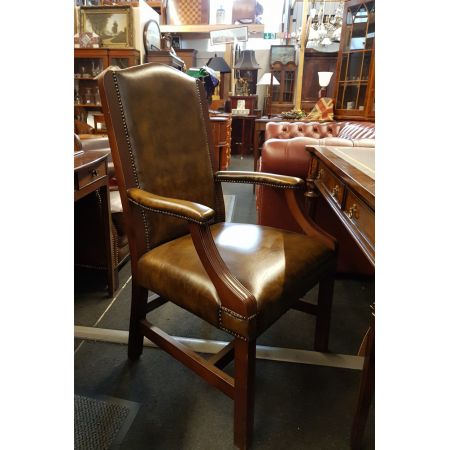 Chesterfield Stuhl "Diane Chair" mit Armlehnen in Birch Antique Harvest Gold - sofort lieferbar
