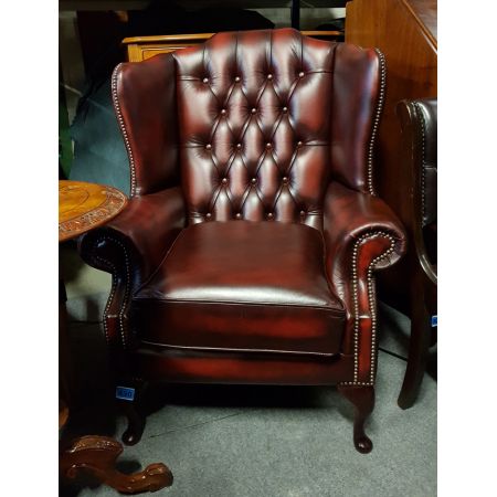 Chesterfield Ohrensessel "Queen Anne Hump" in Antique Rot