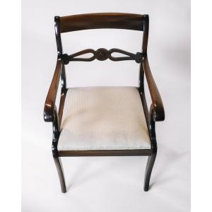 Eleganter regency armchair aus Mahagoni mit schönem Streifenbezug