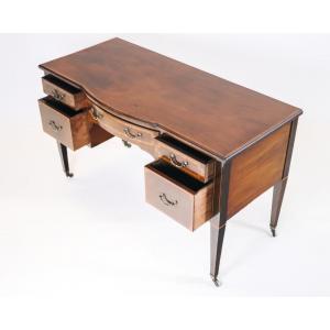 Elegantes Ladies Desk aus Mahagoni mit aufwendigen Bandintarsien