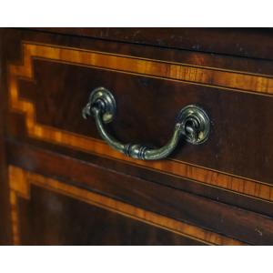 Elegantes Ladies Desk aus Mahagoni mit aufwendigen Bandintarsien