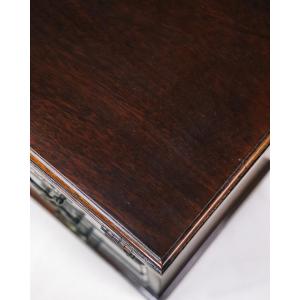 Kleine Kommode aus Mahagoni mit ausklappbarer Topplatte