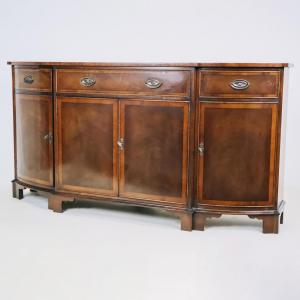Elegantes 4-door Sideboard aus Mahagoni mit wunderschönen Bandintarsien