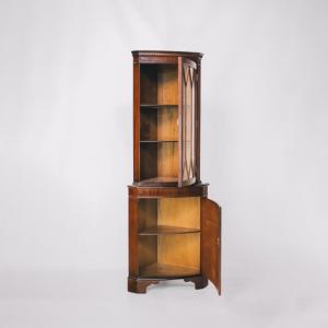 Eleganter Eckschrank mit Einzeltür und gebogener Form aus Mahagoni, Glasvitrinenschrank , antike style Eckvitrine