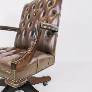 Vintage Chesterfield Drehstuhl mit braunem Leder, Bürostuhl