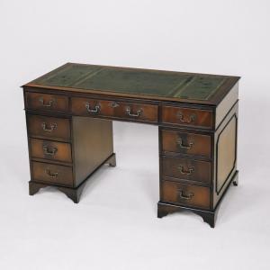 Antique Pedestal Desk aus feinem Mahagoni mit grüner Lederplatte, Antiker Schreibtisch mit neun Schubladen