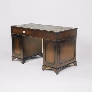 Antique Pedestal Desk aus feinem Mahagoni mit grüner Lederplatte, Antiker Schreibtisch mit neun Schubladen