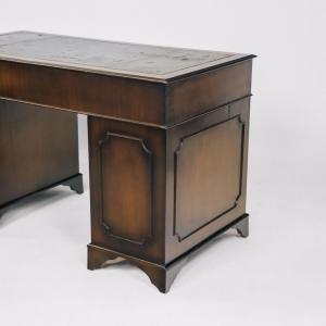 Antique Pedestal Desk aus feinem Mahagoni mit grüner Lederplatte, Antiker Schreibtisch mit neun Schubladen