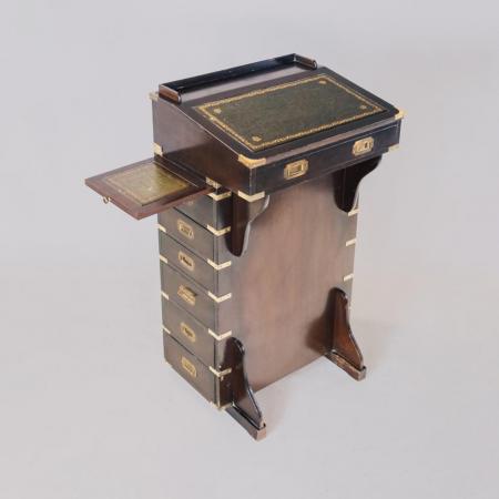 Vintage Stehpult im Militärstil mit Mahagoni und Lederfläche