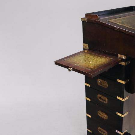 Vintage Stehpult im Militärstil mit Mahagoni und Lederfläche