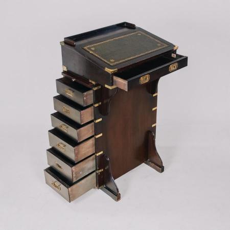 Vintage Stehpult im Militärstil mit Mahagoni und Lederfläche