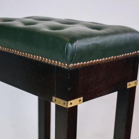 Mahagoni Barhocker im Chesterfield-Militärstil mit Ledersitz