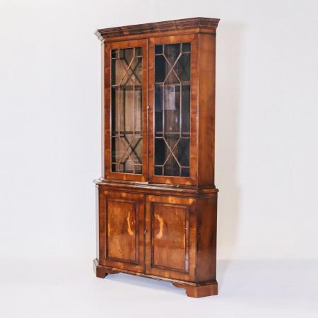 Großer vintage Cornercupboard mit zwei Türen aus Eibenholz