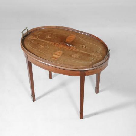 Einzigartiges antikes Serviertischchen mit herausnehmbarem Tablett