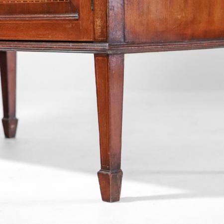 Antikes Sideboard mit Täfelung und außergewöhnlichem Intarsienbild