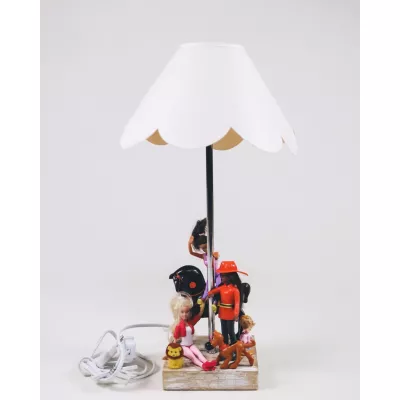 "Barbie" Lampe, Leuchte