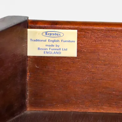 Bevan Funell Konsolentisch