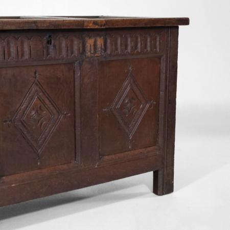 Jacobean Hand geschnitzte englische Eiche Leinen englische Truhe
