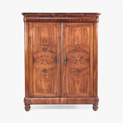 Original Biedermeier Kleiderschrank aus Wurzelnussholz – 19. Jahrhundert