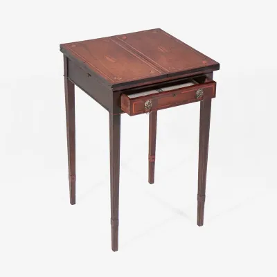 Antiker Spieltisch klappbar