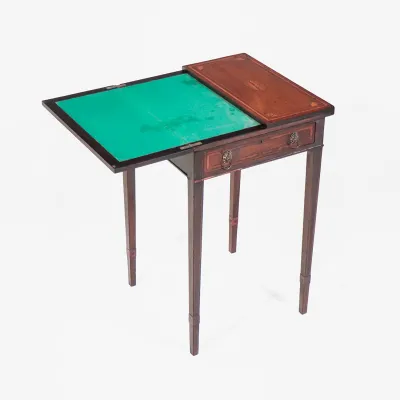 Antiker Spieltisch klappbar