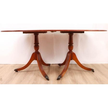 Antiker ausziehbarer Esstisch / Pillar Table in D-End Form, Eibe, ca. 19. Jh.