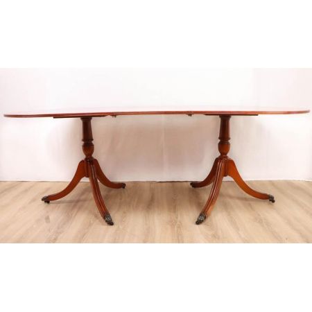 Antiker ausziehbarer Esstisch / Pillar Table in D-End Form, Eibe, ca. 19. Jh.