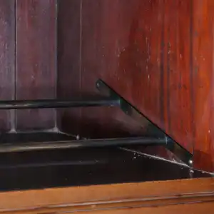 Antiker Offiziersschrank