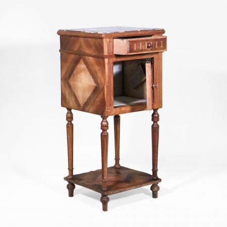 Antikes französisches Schränkchen mit Marmorplatte und Mahagoni-Dekor