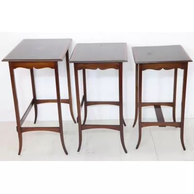 Antikes Nest of Tables, 3 Beistelltische, Mahagoni, ca. 1900
