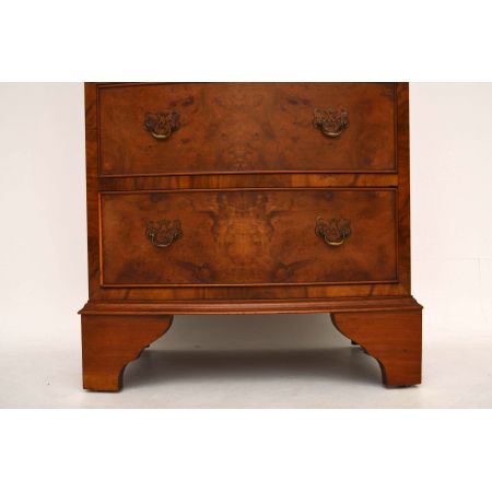 Antiker Burr Walnut Bow Fronted Chest on Chest