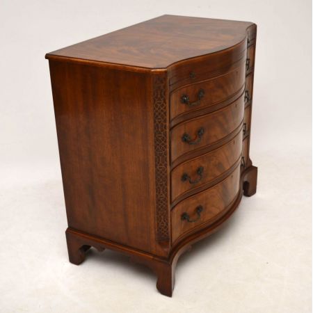 Antike Mahagoni Serpentine Kommode