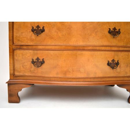 Antiker Burr Walnut Serpentine Fronted Chest of Drawers