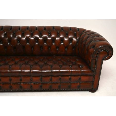 Antikes tief geknöpftes Leder Chesterfield 3-Sitzer-Sofa