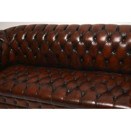 Antikes tief geknöpftes Leder Chesterfield 3-Sitzer-Sofa