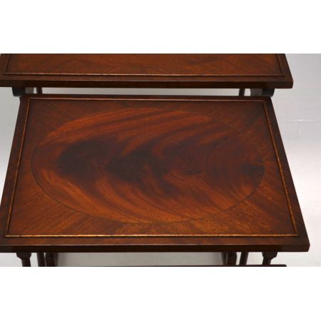 Antike Mahogany Nest of Four Tables