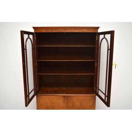 Antik Burr Walnuss Bücherregal Schrank mit Showcase Vitrine