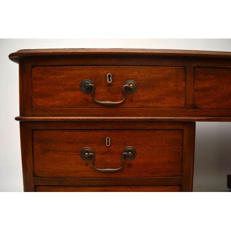 Großer antiker Mahagoni Schreibtisch, viktorianisch