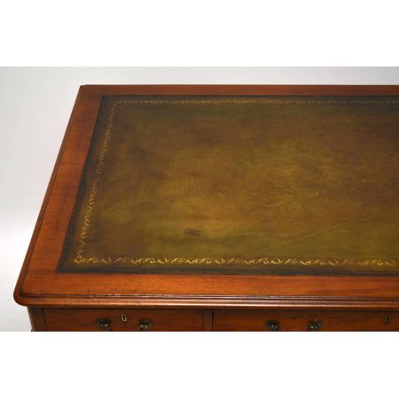 Großer antiker Mahagoni Schreibtisch, viktorianisch