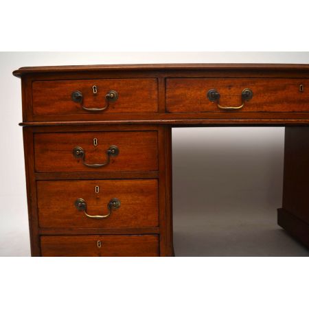 Großer antiker Mahagoni Schreibtisch, viktorianisch