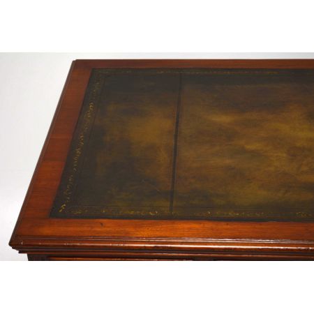 Großer Antiker Victorian Mahogany Pedestal Desk