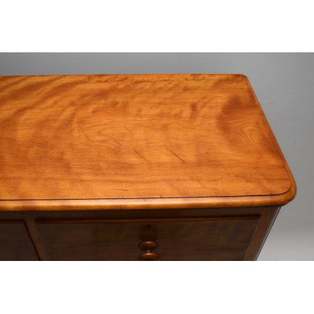 Große antike viktorianische Satin Birken Kommode