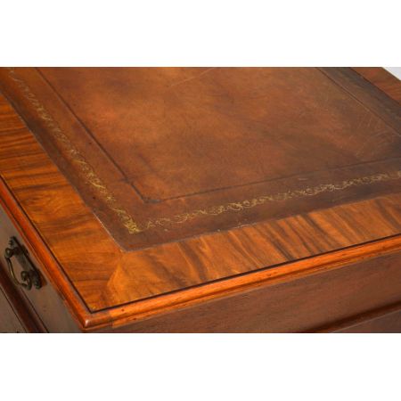 Antiker viktorianische Walnuss-Sockel-Schreibtisch Bürotisch