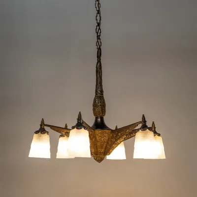 Vintage Kronleuchter Gold Art Déco um 1930 – sechsflammiger Bronze Deckenleuchter mit Milchglas