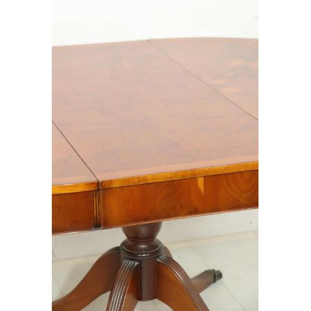 Ausziehbarer englischer Drum Dining Table, in Eibe, mit 2 extra Platten - sofort lieferbar