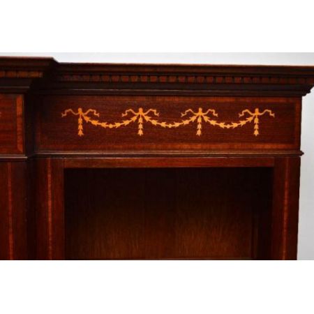 Breakfront Bookcase Blumenintarsien 